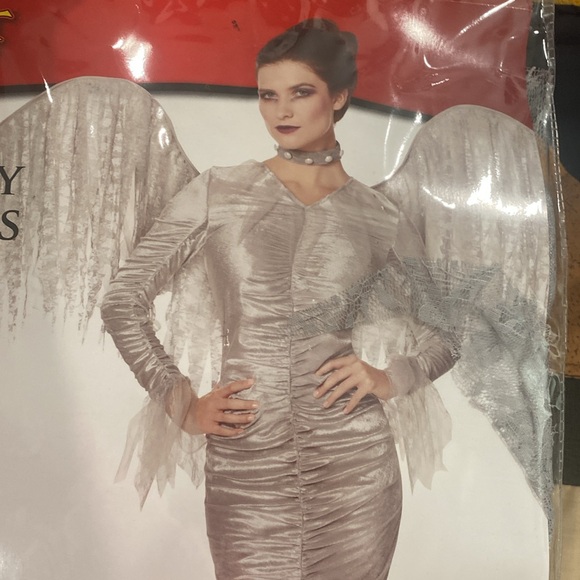 Women’s Ghostly Princess. Size Large. Everything included.🪽🎃 - Picture 5 of 9